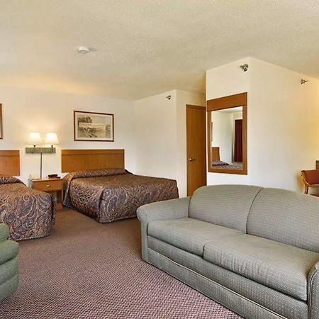 Wamego Inn And Suites Phòng bức ảnh