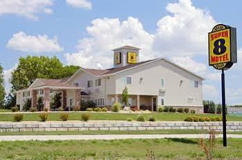 Wamego Inn And Suites Ngoại thất bức ảnh